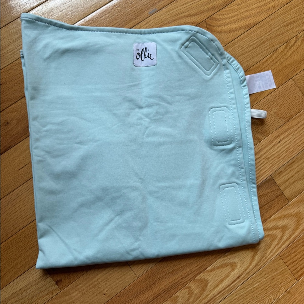 Ollie Baby Swaddle in Light Blue